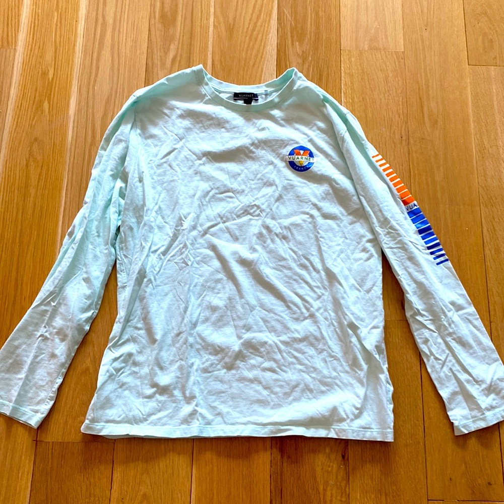 Like NEW Men’s Vuarnet vintage long sleeve t shirt in Large. Light and very soft